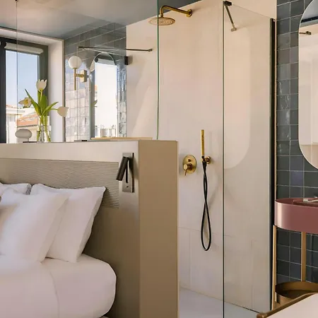 Ikonik Jean Medecin Otel 4*