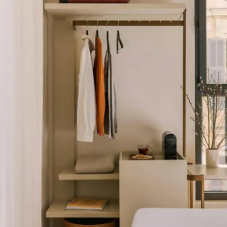 Ikonik Jean Medecin Otel 4*