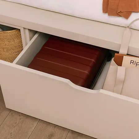 Ikonik Jean Medecin Hotel