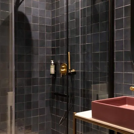 Ikonik Jean Medecin Hotel