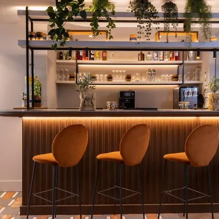 Ikonik Jean Medecin Otel