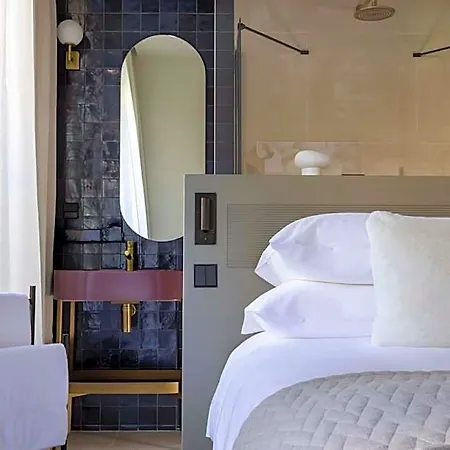 Ikonik Jean Medecin Hotel