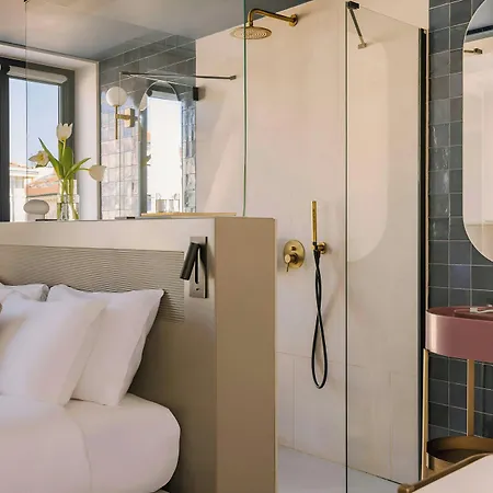 Ikonik Jean Medecin Hotel