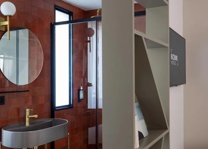 Ikonik Jean Medecin Hotel Nicea