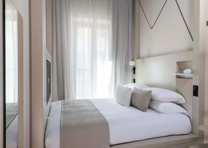 Ikonik Jean Medecin Hotel Nice
